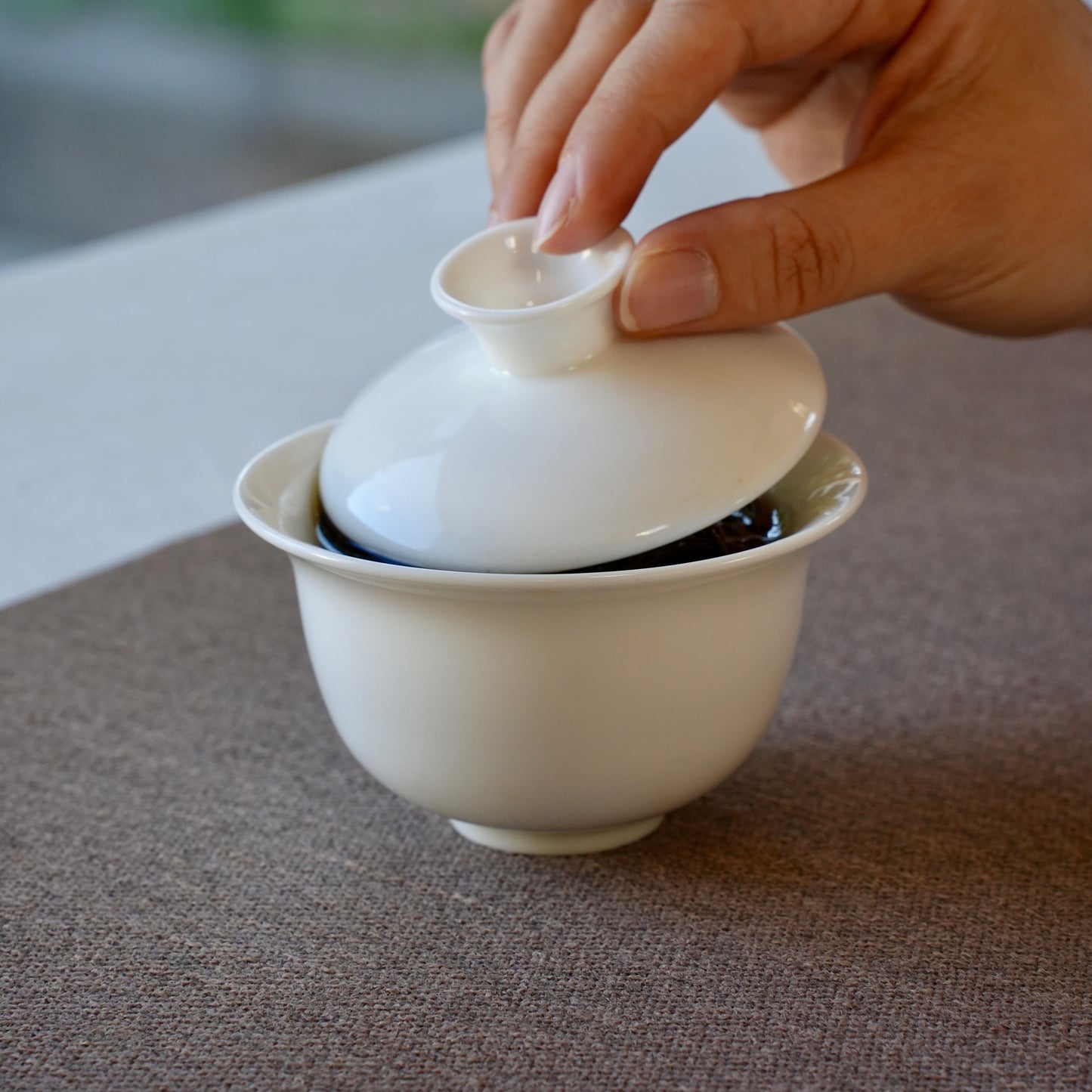 Jade-White Porcelain Gaiwan Set
